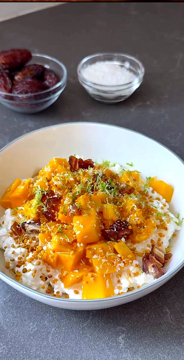 Mango and cottage cheese breakfast bowl